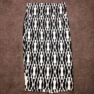 (PRE-LOVED) Black & White Pencil Geometrical Skirt